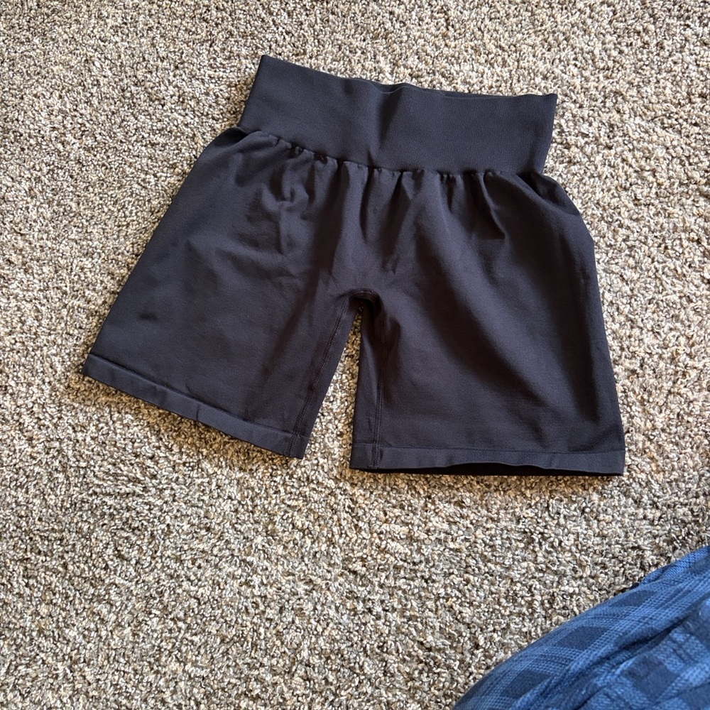 NVGTN Women's Classic Black Bike Shorts